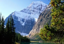 科斯塔斯·马诺拉斯，这位足坛铁卫有着怎样的职业生涯轨迹？